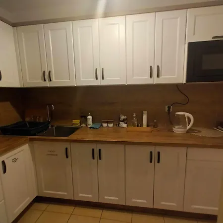 Pokoje Z Aneksami Kuchennymi U Wiktorii Sromowce Niżne Exterior foto