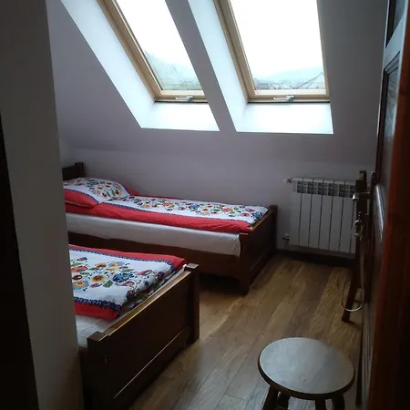 Pokoje Z Aneksami Kuchennymi U Wiktorii Sromowce Niżne Exterior foto
