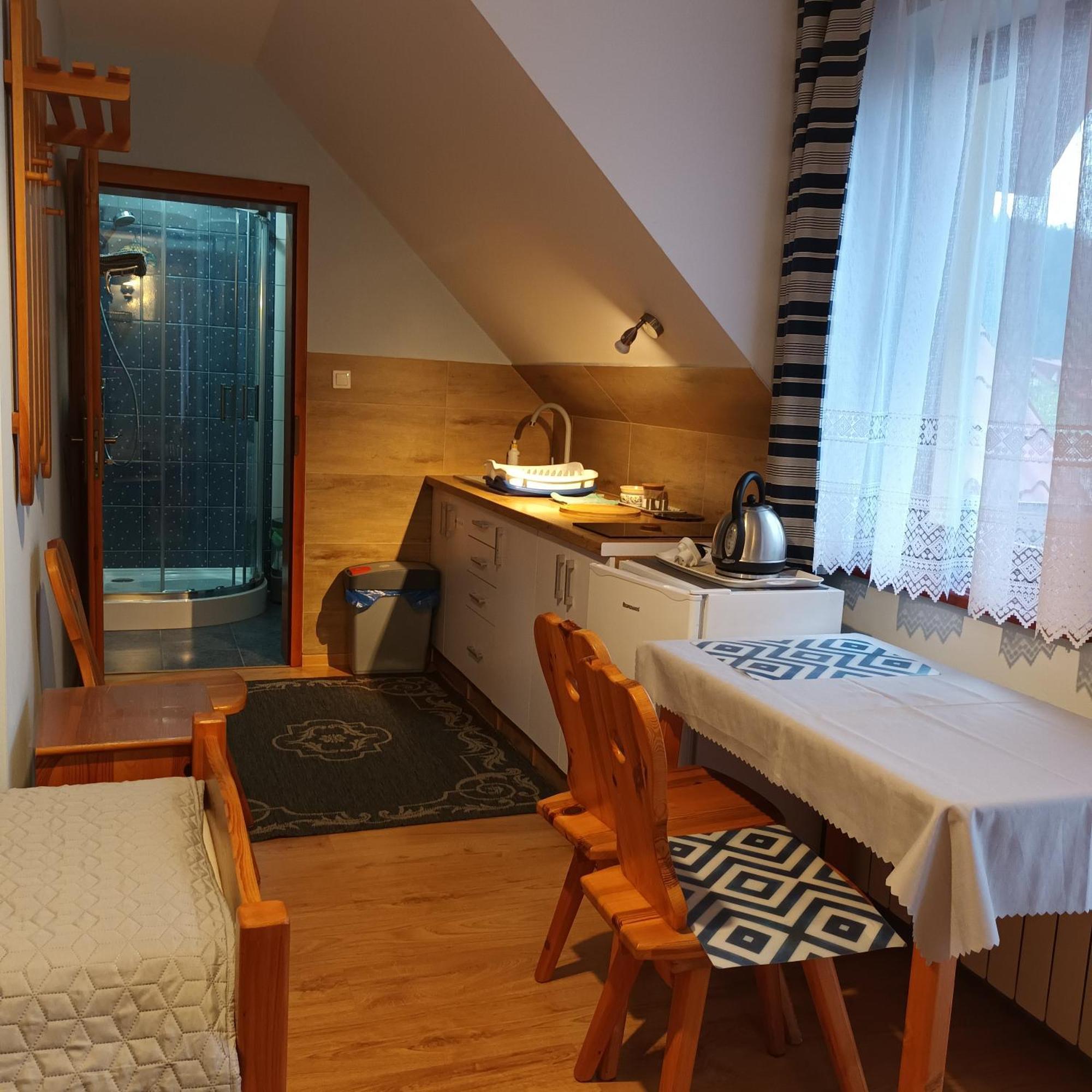 Homestay Z Aneksami Kuchennymi U Wiktorii Sromowce Nizne